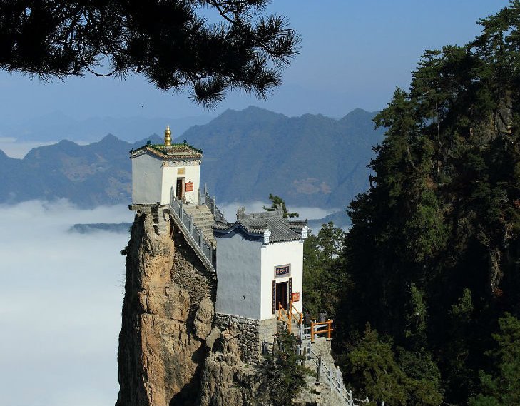 Самый опасный дом в мире: храм в провинции Шэньси